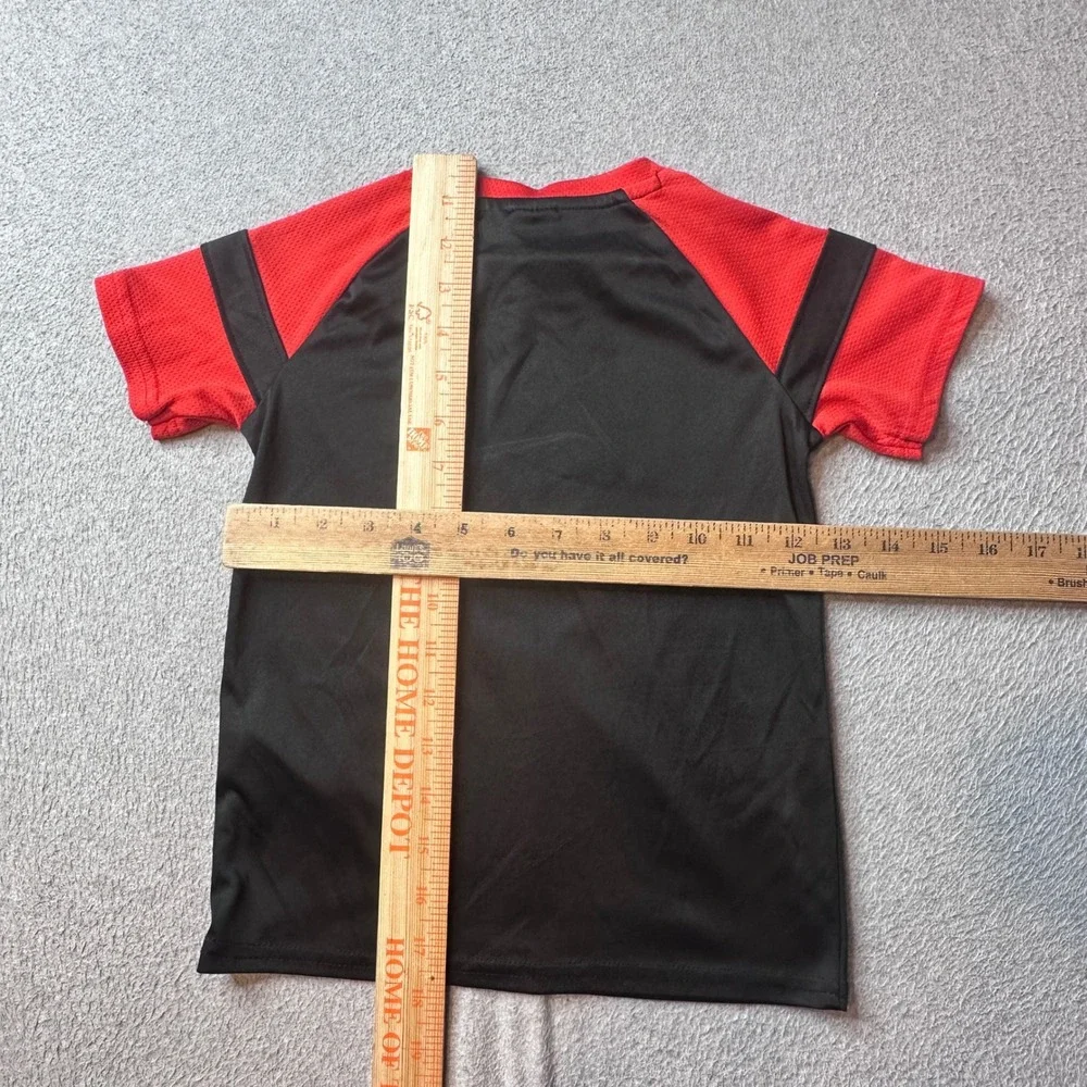 Puma T-Shirt Kids Size 5 Black Red Graphic Logo Active Short Sleeve Tee‎ Raglan